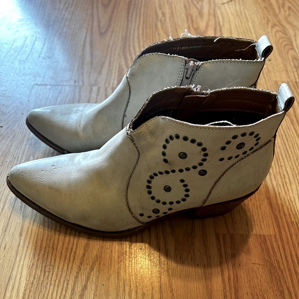 Mi.Mi leather boots sz 8